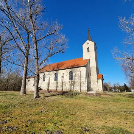 Mindenszentek-templom, Baracska, aljzatbeton felújítása